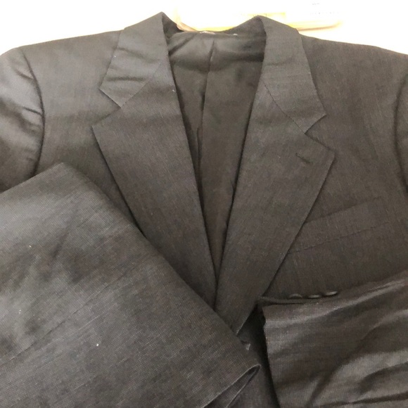 GIORGIO ARMANI 100% wool lightweight men's suit